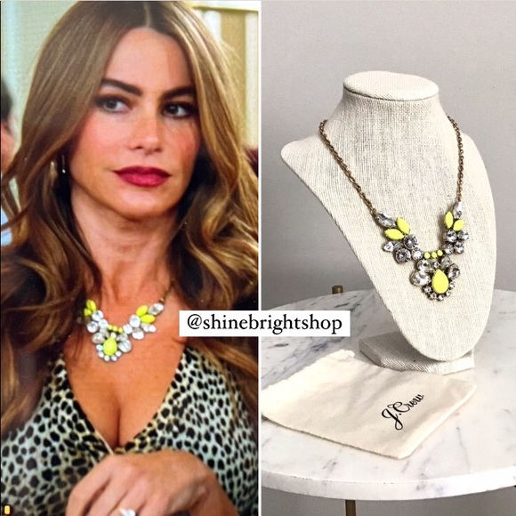 ASO Sofia Vergara as Gloria in Modern Family Gemstone Crystal Statement Necklace - Picture 4 of 12
